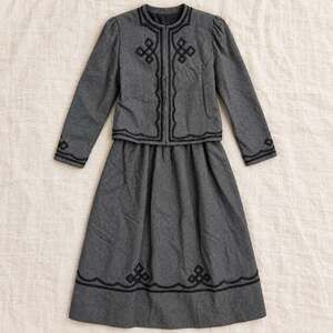 Gloria Sachs Neiman Marcus Skirt Suit 8 Gray Black Braid Jacket Set